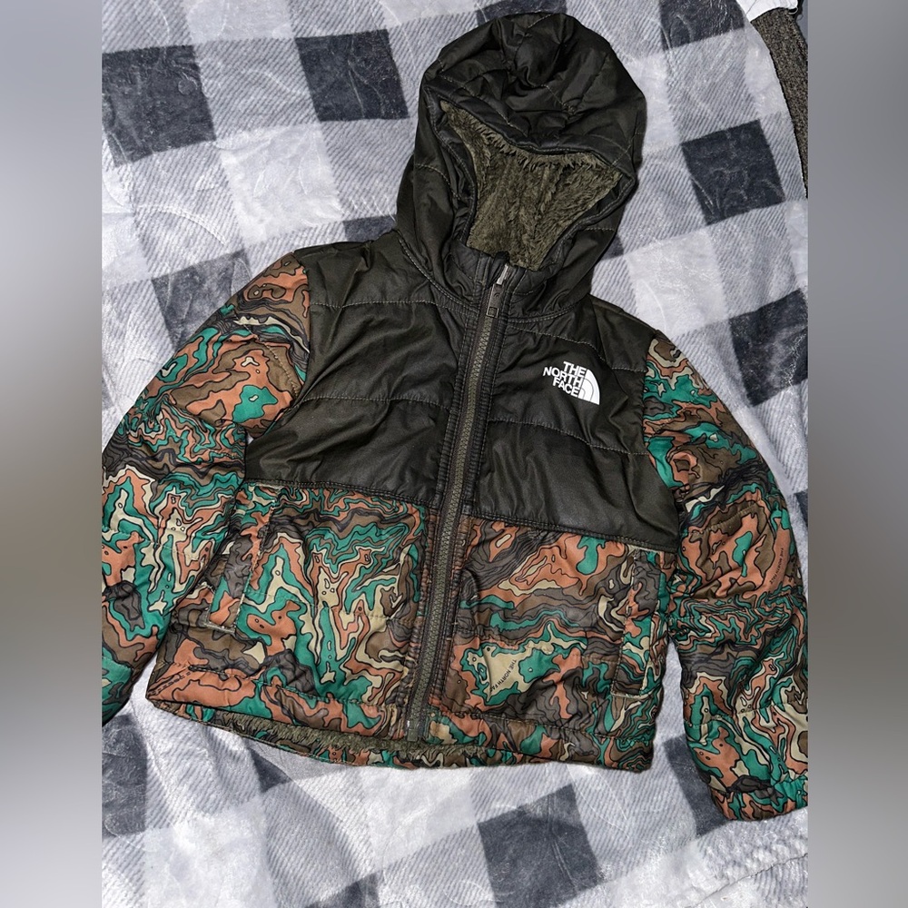 Reversible The North face Mt Chimbo jacket toddler boy 2t